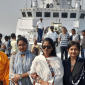 মোংলায় কোস্টগার্ডের যুদ্ধজাহাজ “কামরুজ্জামান” ঘুরে দেখলেন দর্শনার্থীরা