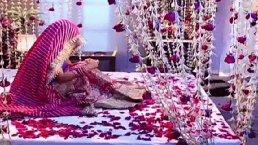 বিয়ের আসরে কনের বেশে শাশুড়ি, থানায় বরের অভিযোগ