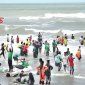 লোকে-লোকারণ্য কক্সবাজার সমুদ্র সৈকত