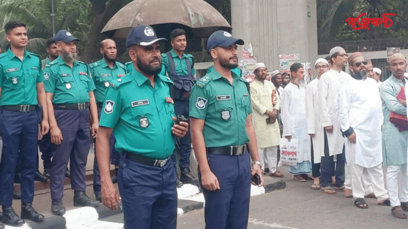 যেভাবে কাটলো পুলিশের ঈদ