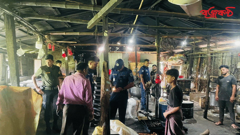 ছাতকে রয়েল বেকারিতে ৫০ হাজার টাকা জরিমানা