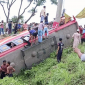 ফরিদপুরে নিয়ন্ত্রণ হারিয়ে বাস খাদে, নিহত ৫