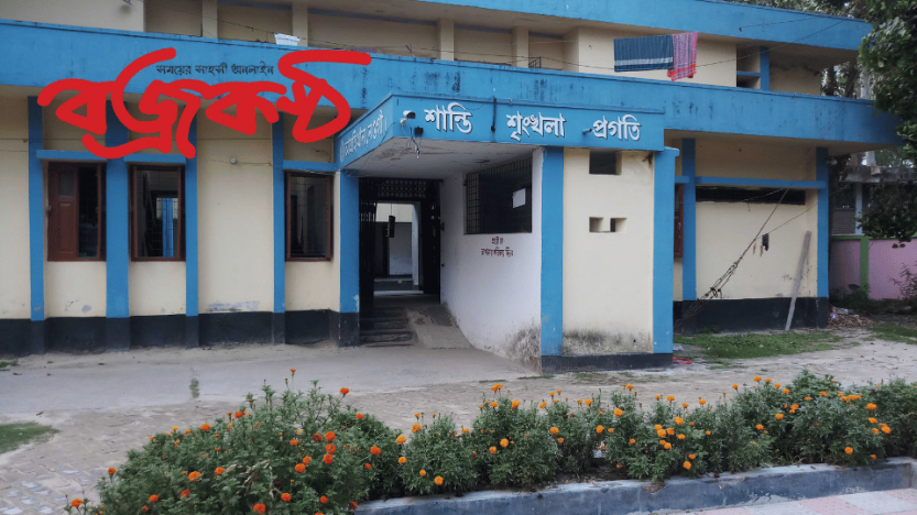 রাণীনগরে স্ত্রীসহ আওয়ামীলীগ নেতা গ্রেফতার