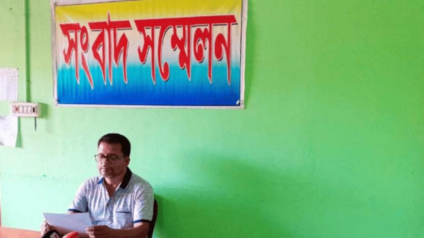 দৌলতপুরে ব্যবসায়ীর জমি জোর করে দখলের প্রতিবাদে সংবাদ সম্মেলন