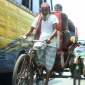 তীব্র গরমে হাঁসফাঁস, কষ্টে শ্রমজীবী মানুষ