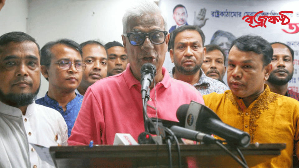 সরকার নির্বাচন দিতে যেন পিছপা হচ্ছে: ফারুক