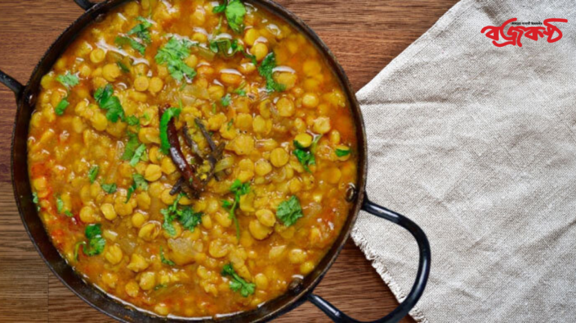 গরমে পেট ঠান্ডা রাখবে লাউ-ছোলা ঘণ্ট