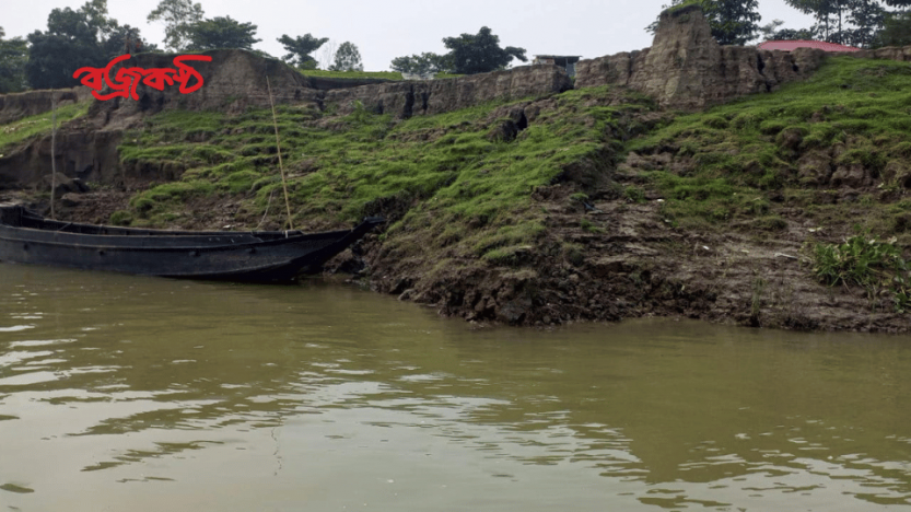 পাউবো কর্তৃপক্ষের দায়সারা দোয়ারাবাজারে সুরমার ভাঙনে বিলীন হচ্ছে গ্রাম