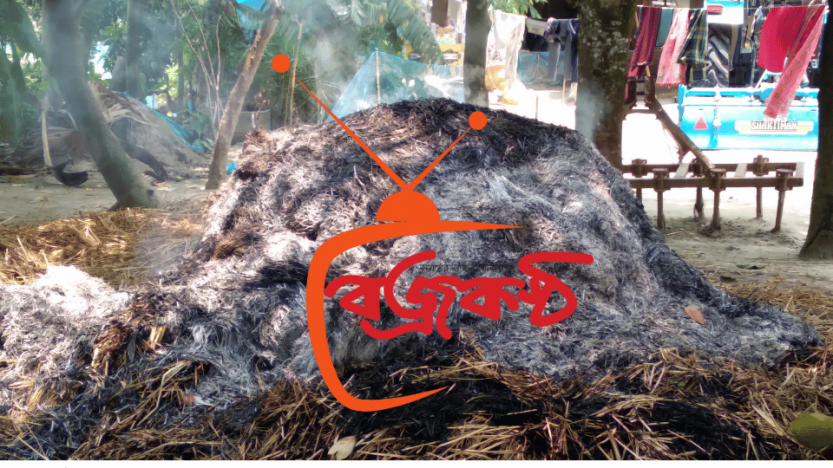 রাণীনগরে আগুন দিয়ে খড়ের পালা পুড়িয়ে দেয়ার অভিযোগ
