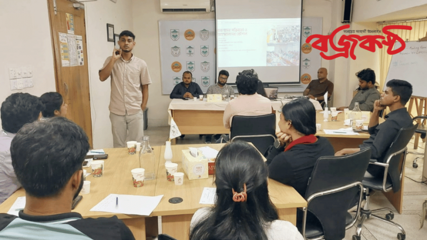 সড়ক দুর্ঘটনায় লাখে প্রায় ১৯ জন নিহত হয়