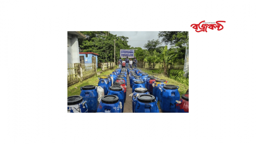 পটুয়াখালীতে কোস্টগার্ড-মৎস্য অধিদপ্তরের অভিযানে দেড় কোটি চিংড়ি রেণু জব্দ