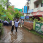 দৌলতপুর উপজেলার আল্লারদর্গায় সকল বিদ্যালয়সহ এলাকায় জলাবদ্ধতায় চরম দুর্ভোগে এলাকাবাসী