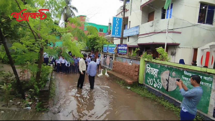দৌলতপুরে আল্লারদর্গা বাজার সংলগ্ন অক্সোফোর্ড গলির ৫শ’ মিটার রাস্তা সংস্কার খুবিই জরুরী