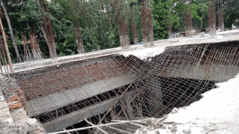 হবিগঞ্জের বানিয়াচংয়ে মাসের ভিতরে ২য় বার ধ্বসে পড়লো কোটি টাকা ব্যয়ে নির্মিত উপজেলা মডেল মসজিদের ছাঁদ!