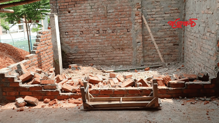 রাণীনগরে বিদ্যালয়ে ভাঙচুরের অভিযোগ