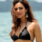 ‘চোখের জন্য খুব বেশি হয়ে গেল? তাহলে স্ক্রল করো প্রিয়’
