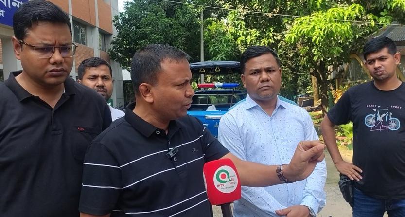 ফুলবাড়ীতে হত্যার ২৩ দিন পর নিহত সবুজের মাথা উদ্ধার করেছে থানা পুলিশ।