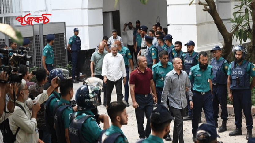 ‘প্রসিকিউশন বলেছে গ্রেপ্তার, আমরা বলি আত্মসমর্পণ’