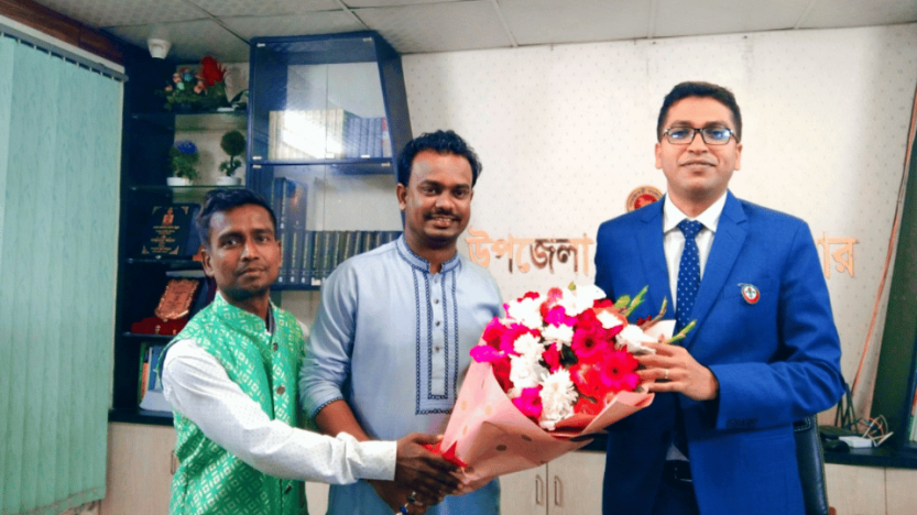 বোয়ালখালীর ইউএনও মোঃ রহমত উল্লাহ’র বদলি ও পদোন্নতিতে বিনয়বাঁশী শিল্পীগোষ্ঠীর শুভেচ্ছা বিনিময়