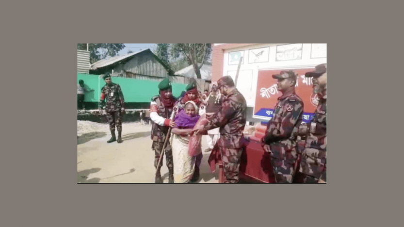 দৌলতপুরে বিজিবি’র উদ্যোগে শীতার্তদের মাঝে কম্বল ও শিক্ষার্থীদের শিক্ষা উপকরণ বিতরণ