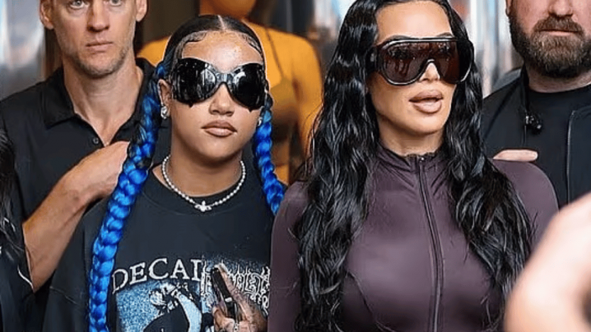 হঠাৎ মেয়ের লাইভে ঢুঁ মারেন কিম কার্ডাশিয়ান, এরপর যা হলো