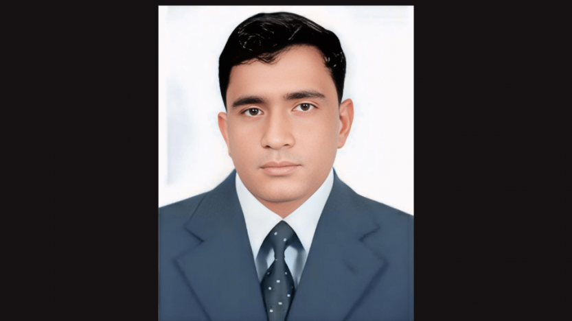 নৌবাহিনীর সময়োচিত তৎপরতায় সমুদ্রে   ২০ জেলেসহ ভাসমান বোট উদ্ধার