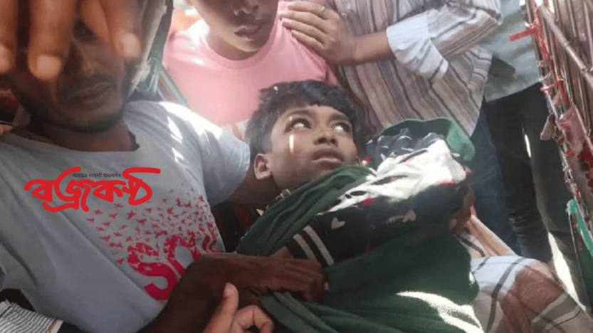 মিয়ানমার থেকে ছোড়া গুলিতে বাংলাদেশি ২ কিশোর আহত