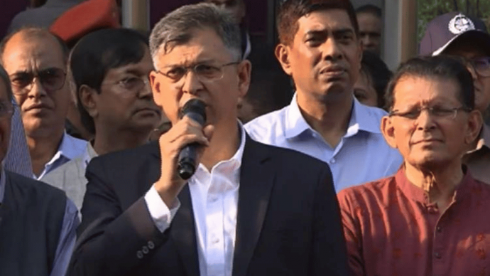 সাম্প্রদায়িক শক্তি প্রগতির দড়ি টেনে ধরতে চায়: স্বরাষ্ট্রমন্ত্রী