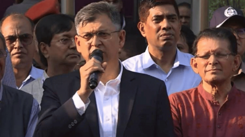 সাম্প্রদায়িক শক্তি প্রগতির দড়ি টেনে ধরতে চায়: স্বরাষ্ট্রমন্ত্রী