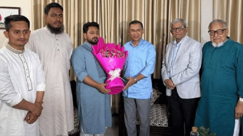 নাহিদ ইসলামের বাসায় তারেক রহমান