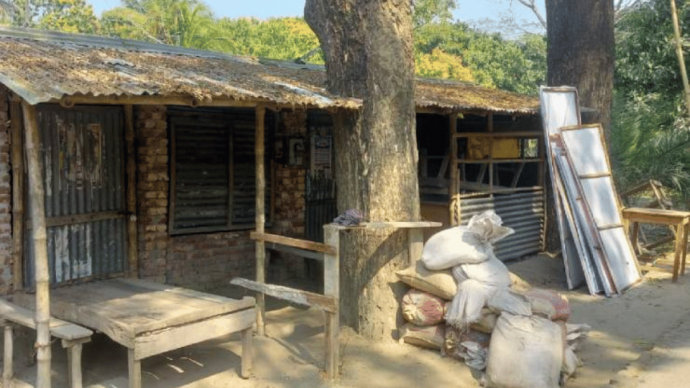 যুবদলের কার্যালয় দখল নিয়ে তালা দিল জামায়াত নেতা