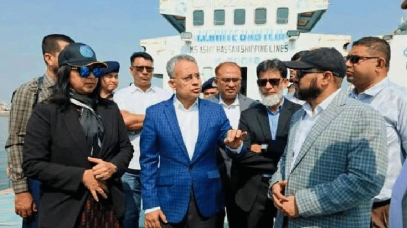 ঈদযাত্রায় ভাড়া বাড়ালে কঠোর ব্যবস্থা: শেখ রবিউল আলম