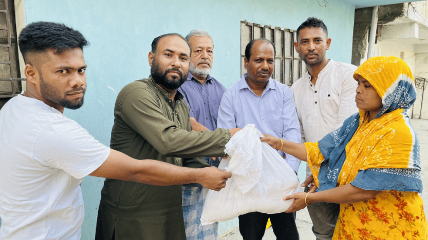 বিএনপি নেতা রাজিবের পক্ষে পশ্চিম আইলপাড়ায় ঈদ সামগ্রী বিতরণ করলো সমাজকর্মীরা