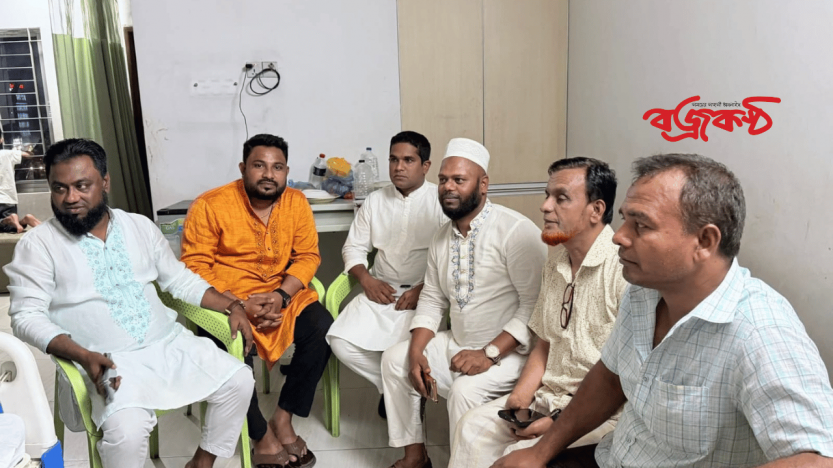 জনসেবায় অদম্য: অসুস্থ নেতার পাশে ৫৩ নং ওয়ার্ডের প্রিয়মুখ হাজী চান মিয়া বেপারী