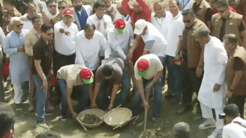 একযোগে ৫৪ জেলায় খাল খনন কর্মসূচি উদ্বোধন করলেন প্রধানমন্ত্রী