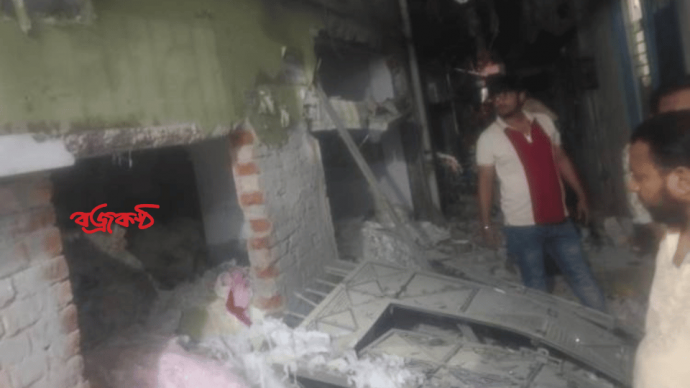 নারায়ণগঞ্জে গ্যাস লিকেজ থেকে বিস্ফোরণ, আহত ৩