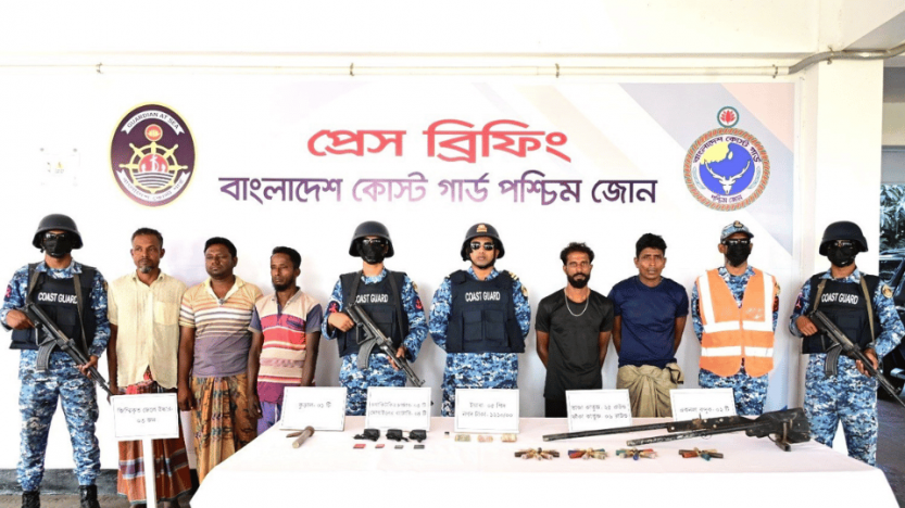 সুন্দরবনে অস্ত্র-গুলিসহ দুই দস্যু আটক, তিন জেলে উদ্ধার