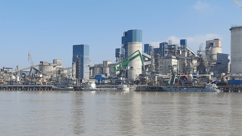 মোংলায় জ্বালানি তেল সংকটে শিল্প  কারখানার উৎপাদন বন্ধের উপক্রম