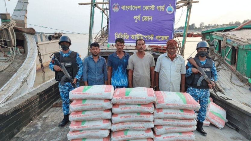 মায়ানমারে পাচারকালে সিমেন্টসহ  চারজনকে আটক করেছে কোস্টগার্ড