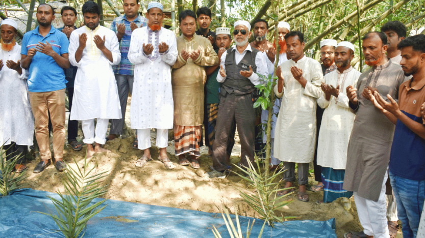 গাবতলীতে মহিলাদল নেত্রী আলেয়া বেগমের কবর জিয়ারত করলেন সাবেক এমপি লালু