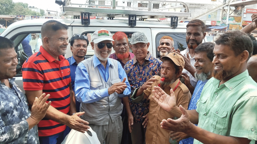 বগুড়ার শাজাহানপুরে অসহায় প্রতিবন্ধী সাহেরা  কে হুইল চেয়ার প্রদান করলেন সাবেকএমপি লালু